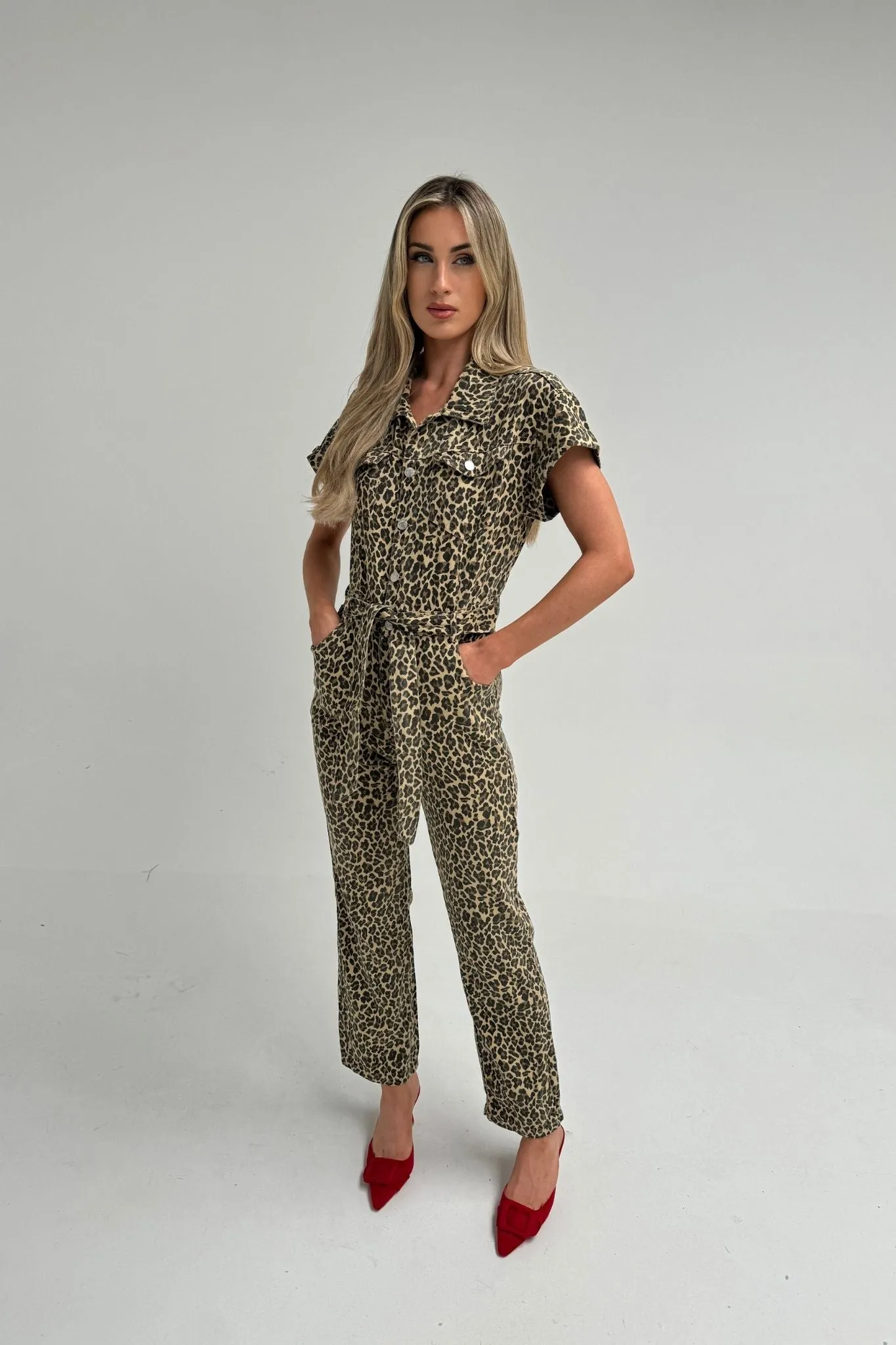 Cora Short Sleeve Jumpsuit In Leopard Print