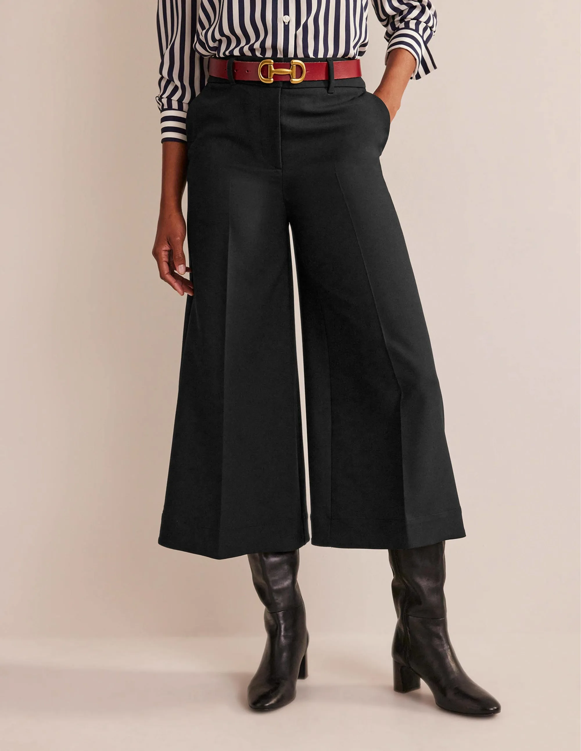 Fluid Wide-Leg Culottes-Black