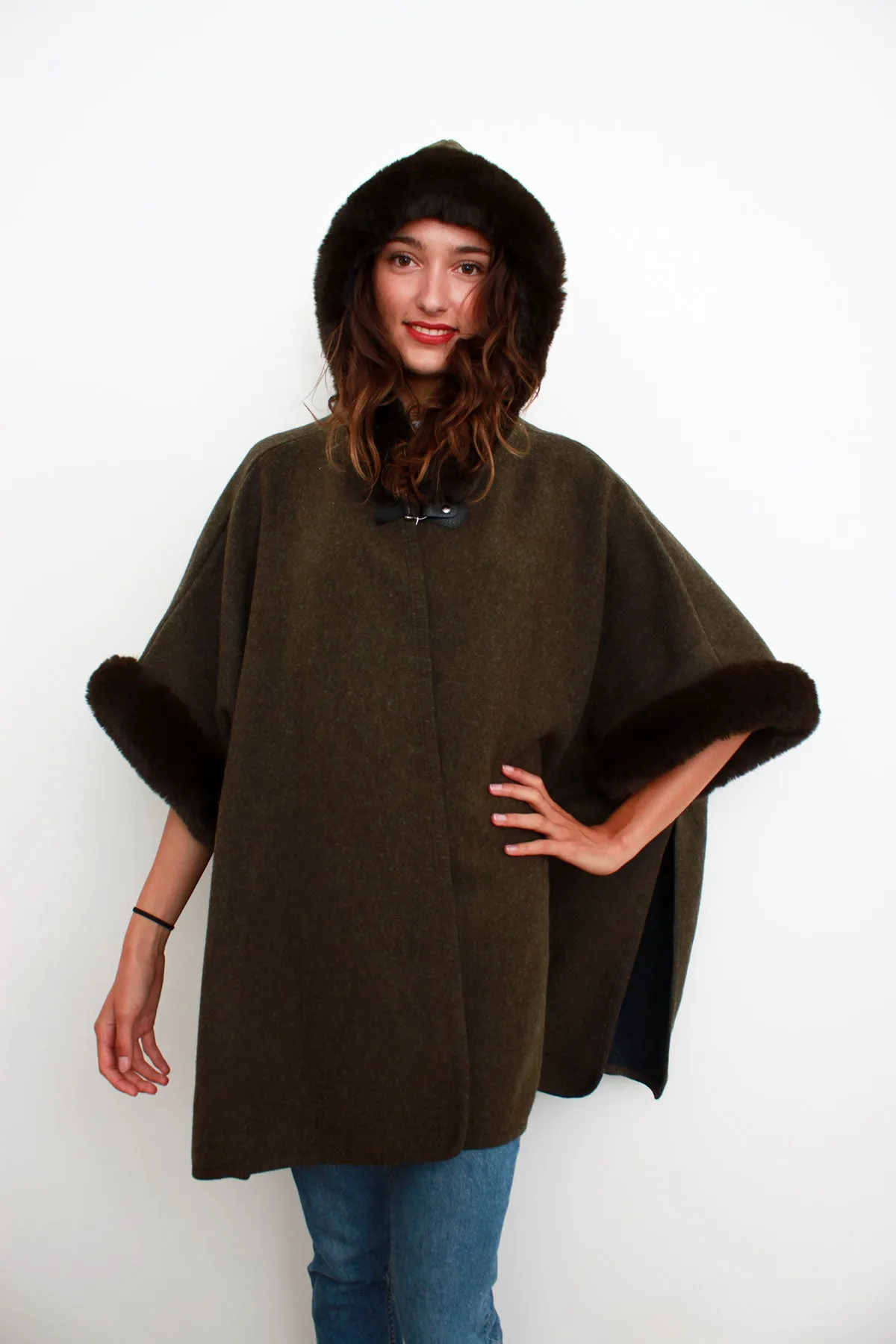 Olivia Cape: Olive