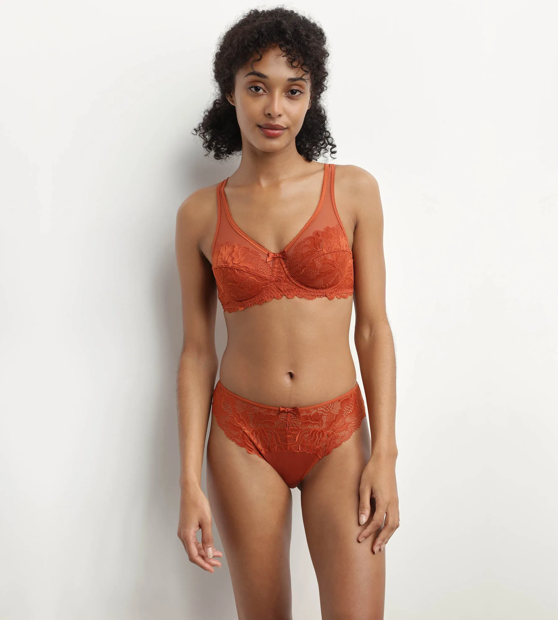 Slip femme en dentelle et microfibre Terracotta Generous Essentiel